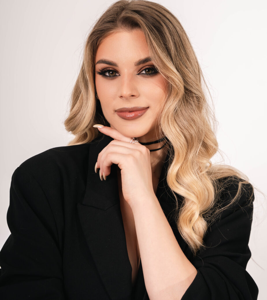 Anelia (Only Makeup)